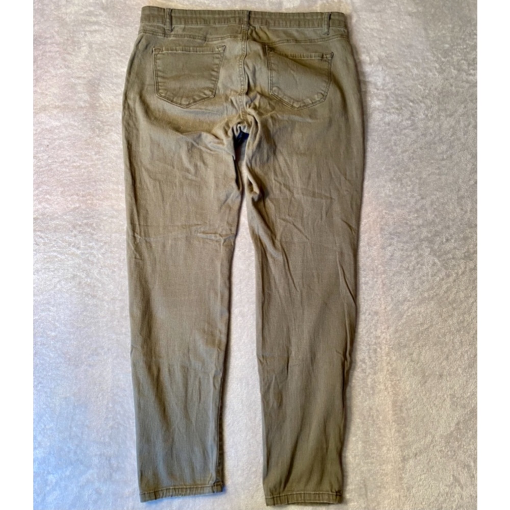 Refuge army green jeans